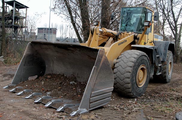 prace remontowe przy nawierzchniach dróg Opole